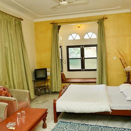ホテル Haveli Katkoun Būndi エクステリア 写真