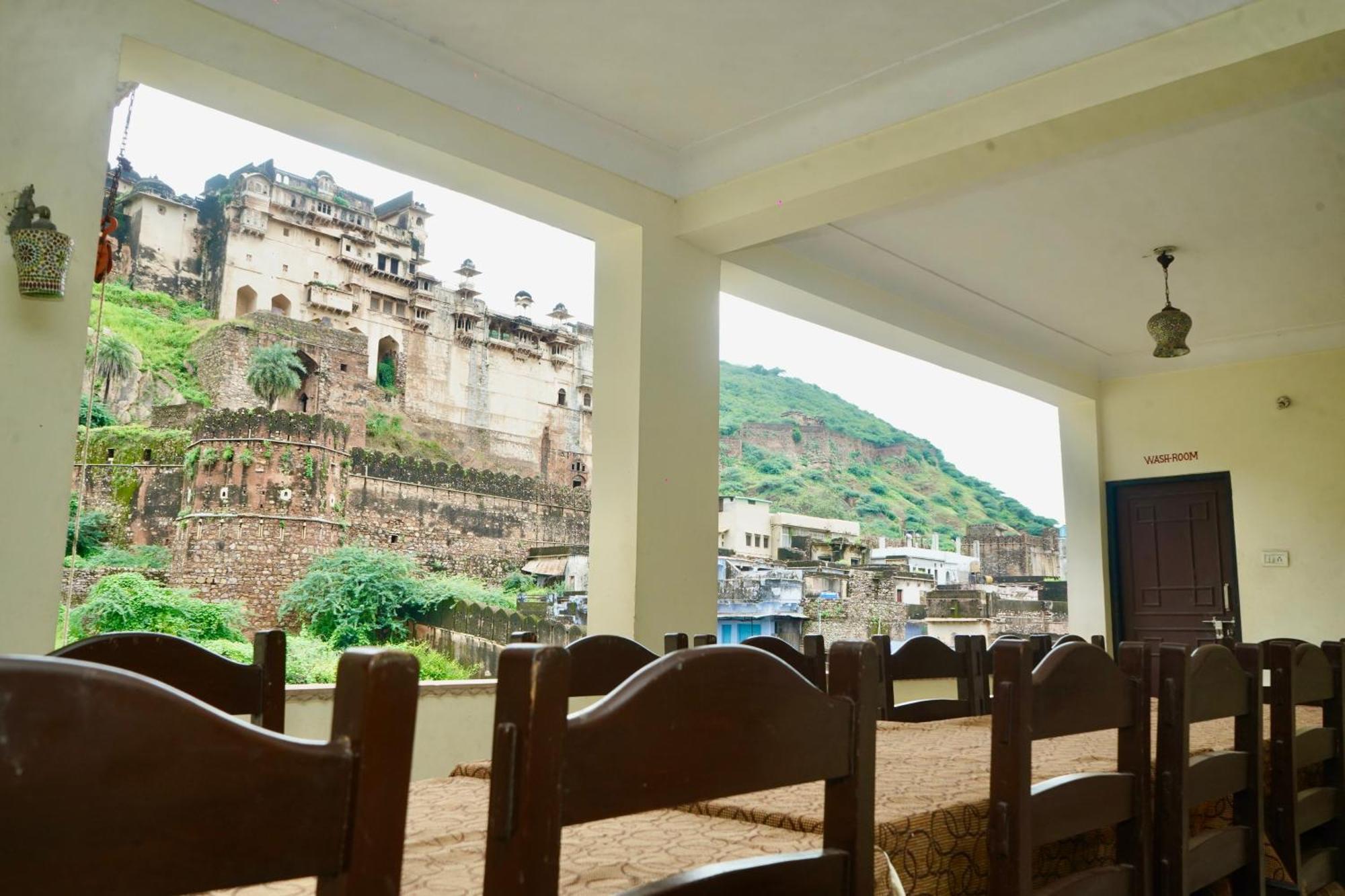 ホテル Haveli Katkoun Būndi エクステリア 写真