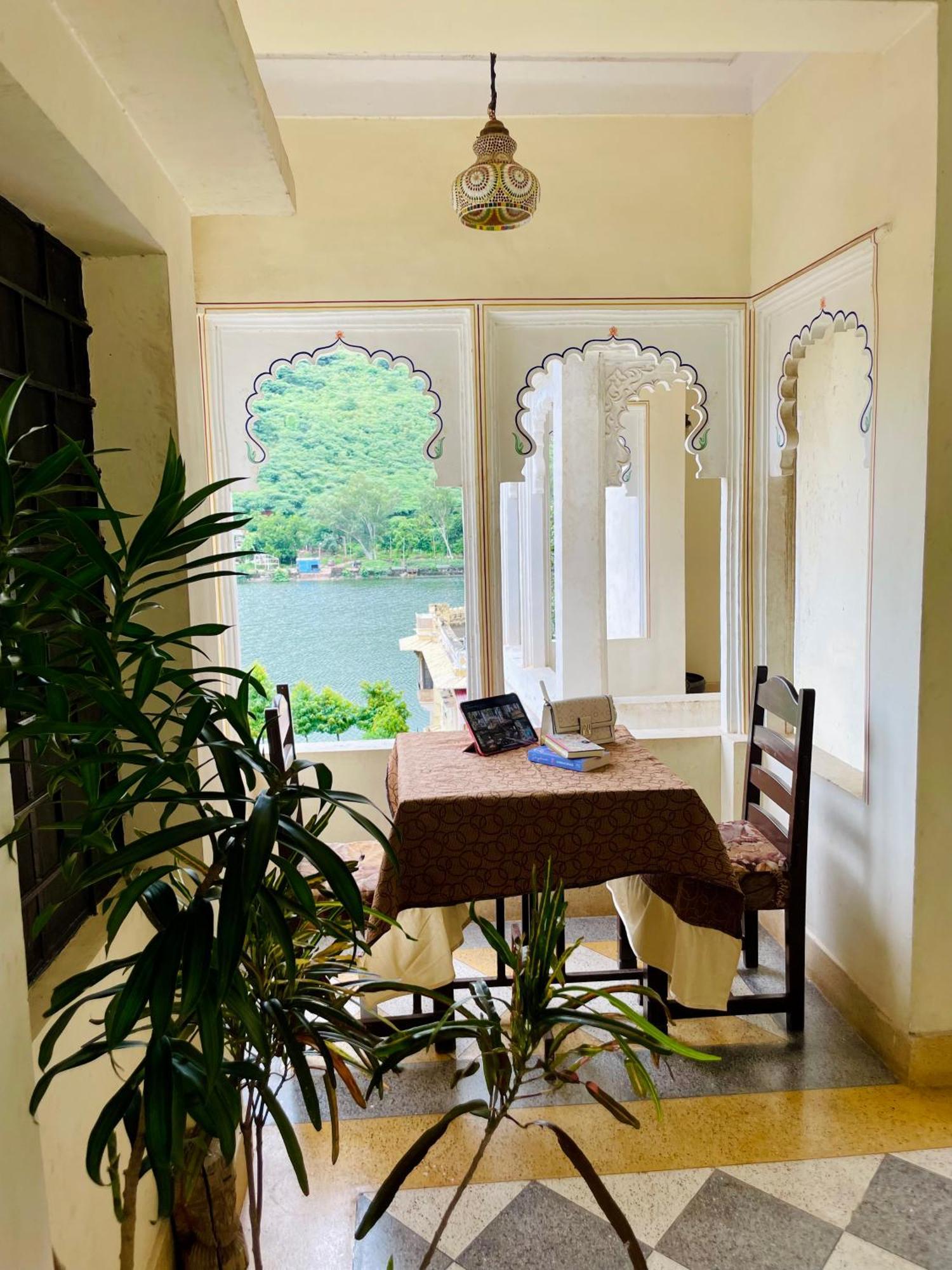 ホテル Haveli Katkoun Būndi エクステリア 写真