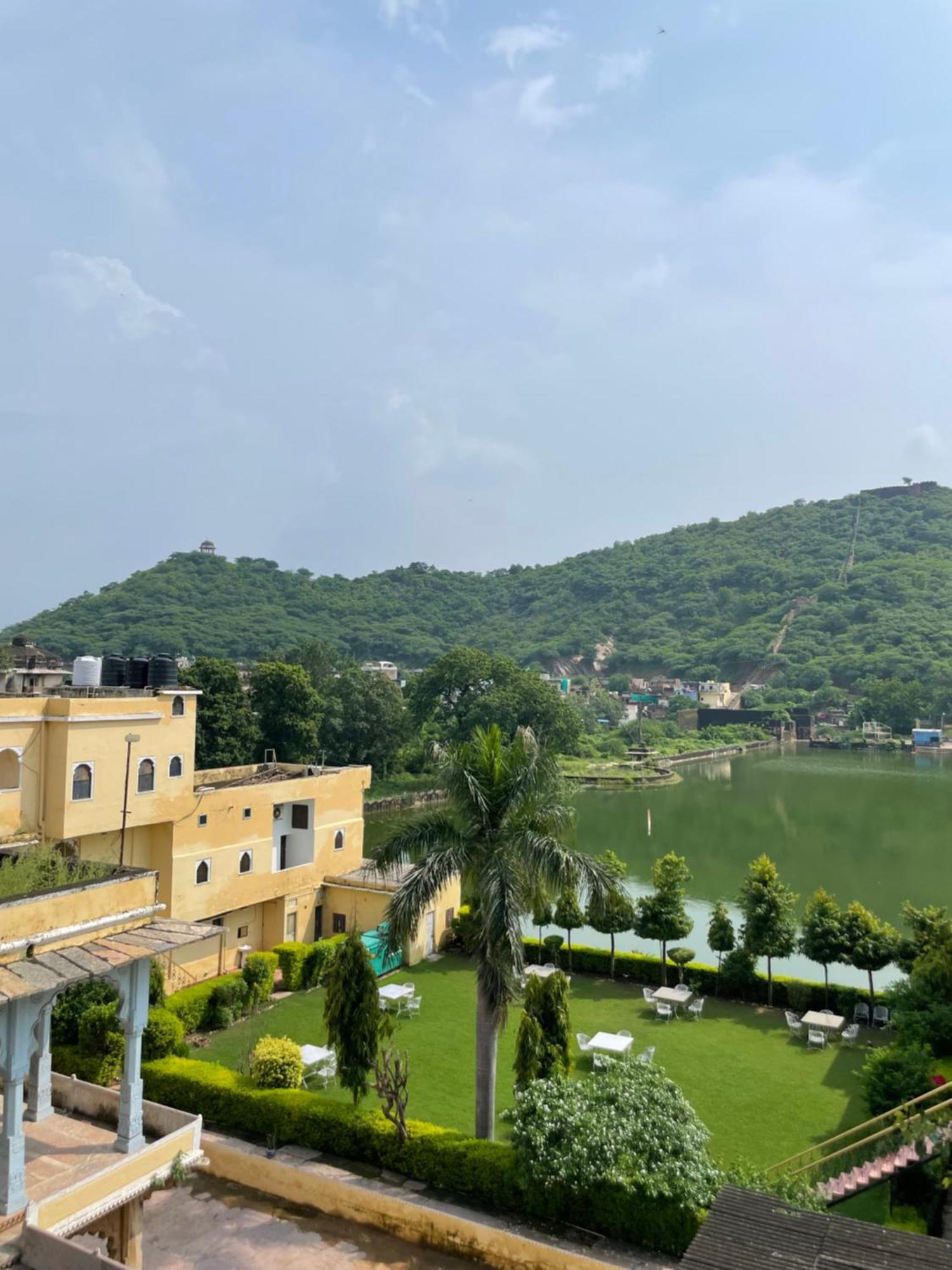ホテル Haveli Katkoun Būndi エクステリア 写真