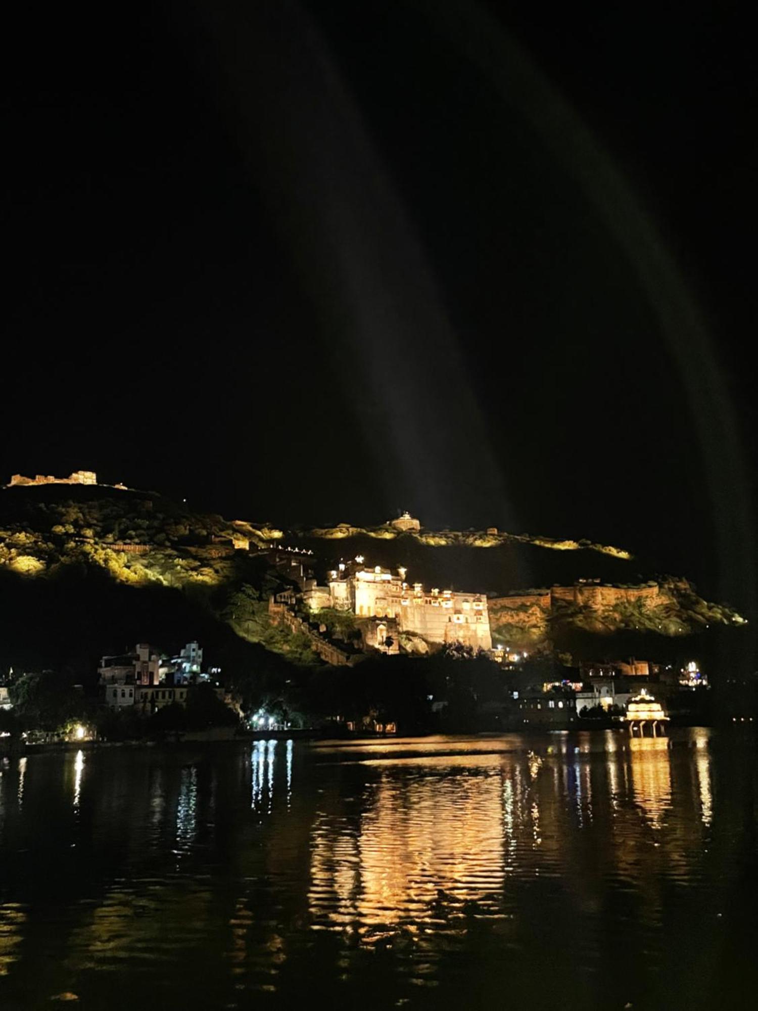 ホテル Haveli Katkoun Būndi エクステリア 写真