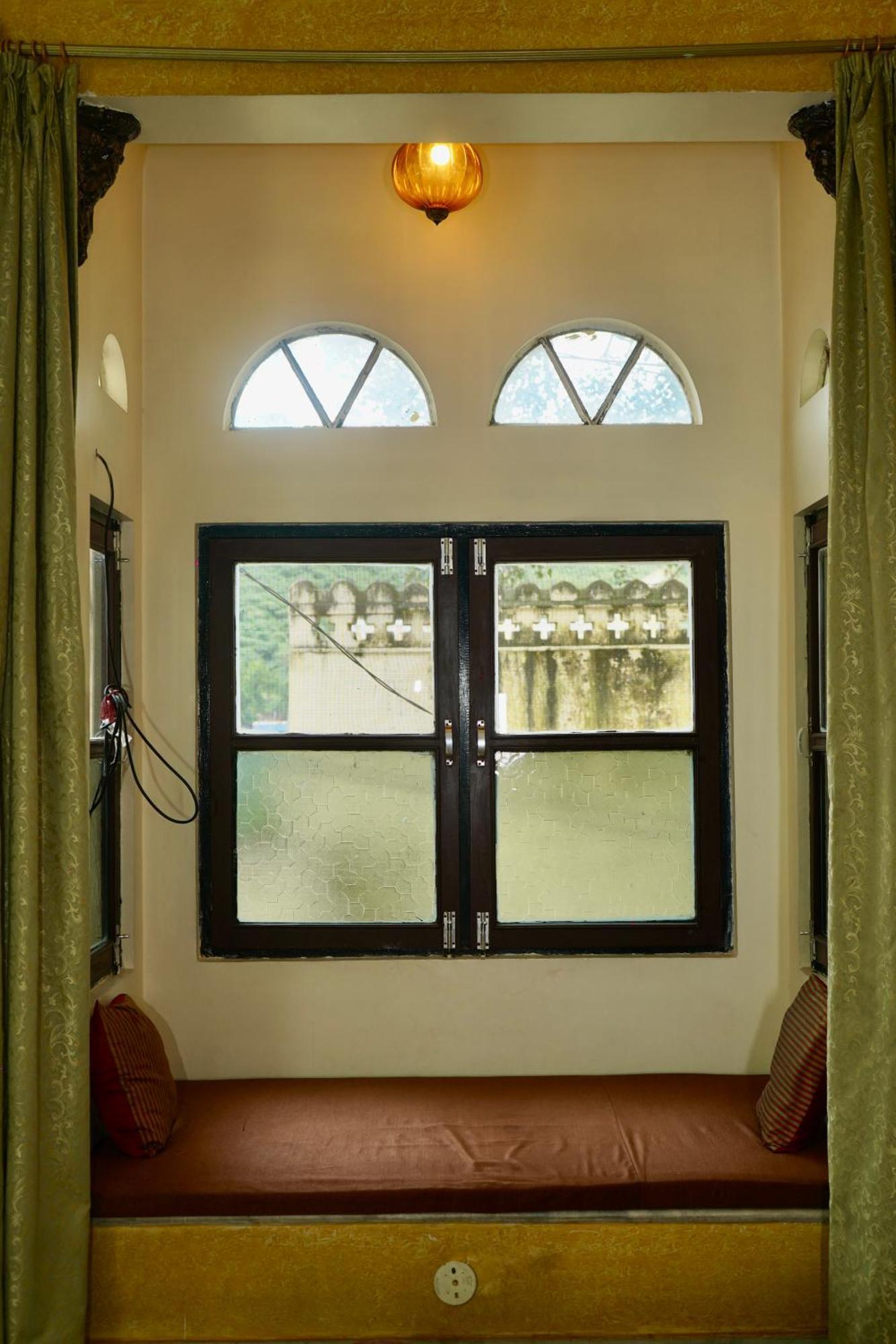 ホテル Haveli Katkoun Būndi エクステリア 写真