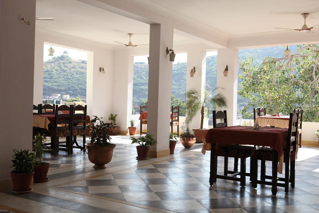 ホテル Haveli Katkoun Būndi エクステリア 写真